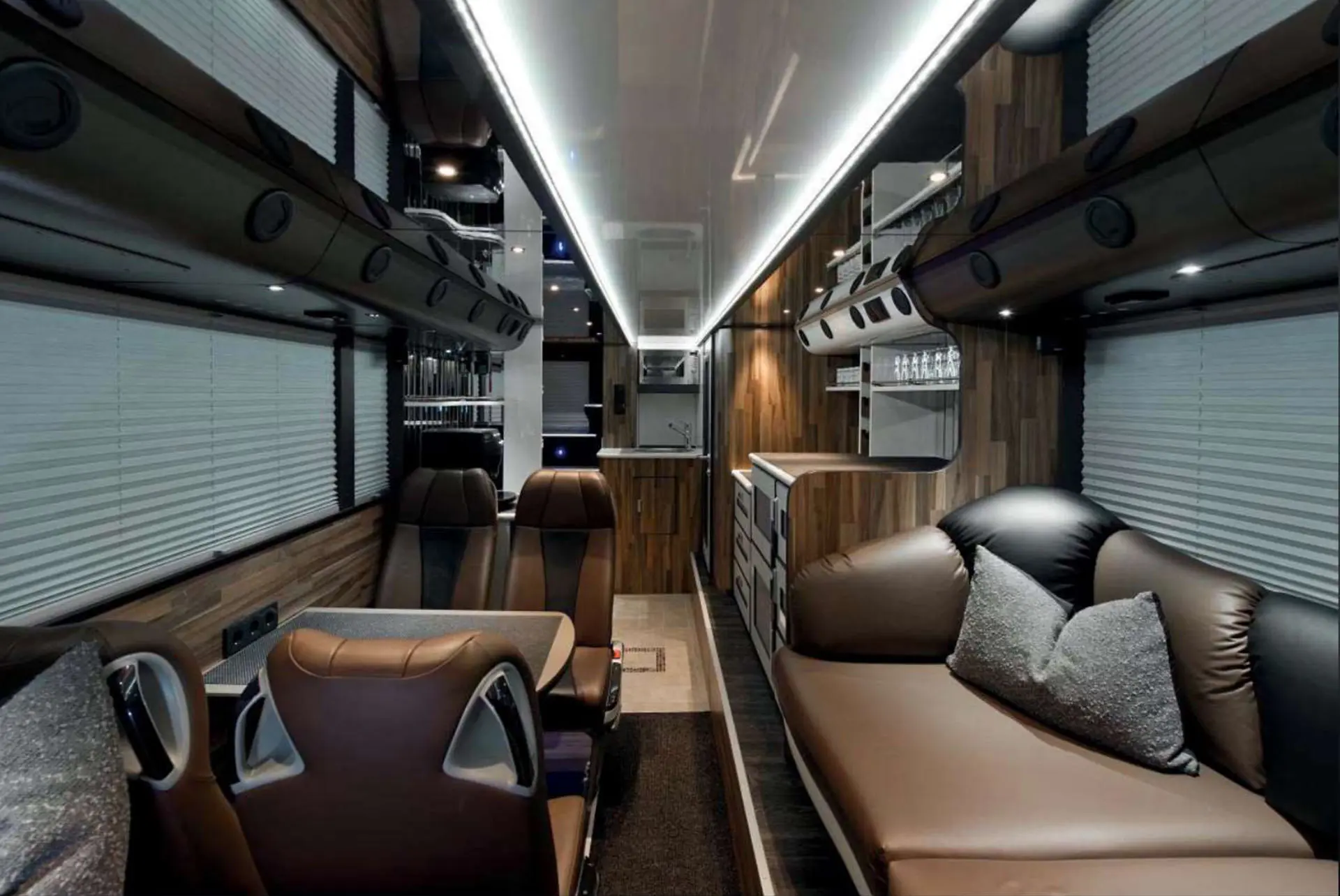 alcatraz-touring-doubledecker-setra-16-bunks-02