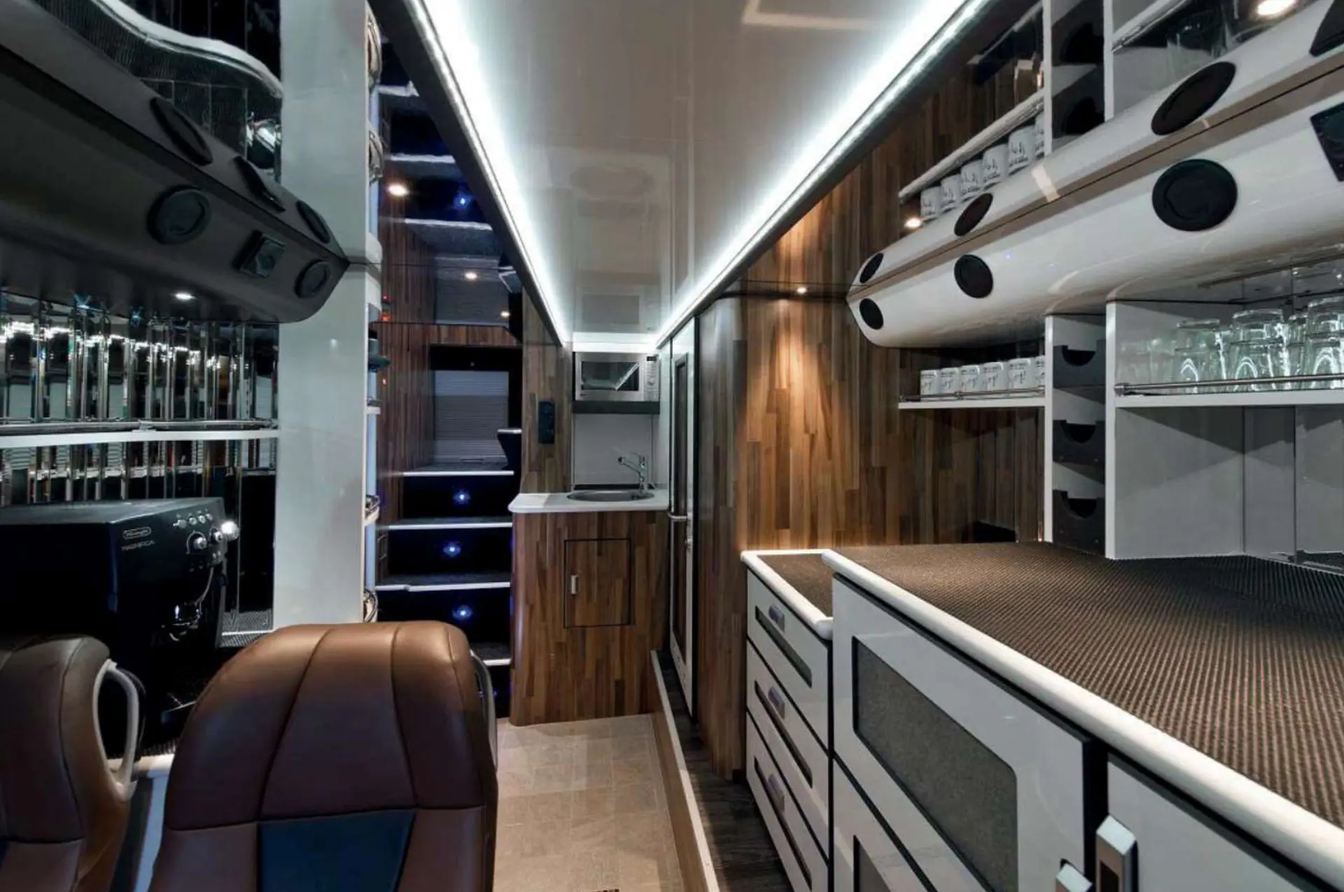 alcatraz-touring-doubledecker-setra-16-bunks-03